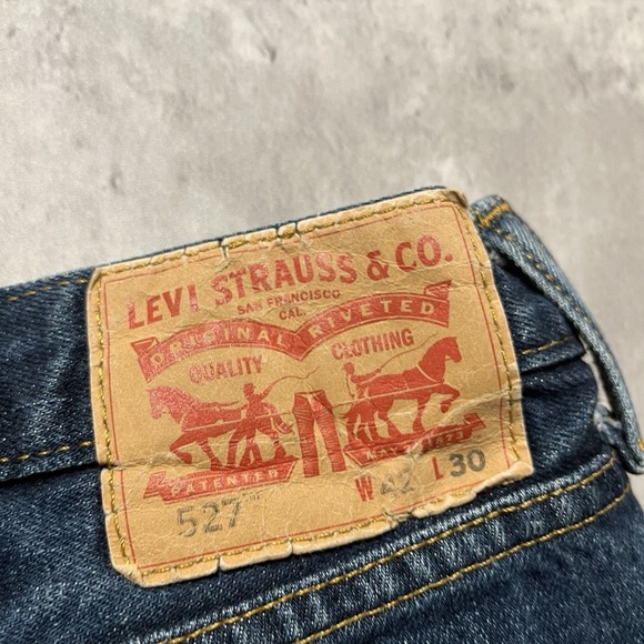 Levi's 527 Men's 42x30 Bootcut Jeans Dark Wash Classic Fit Denim Lightweight - Picture 8 of 9